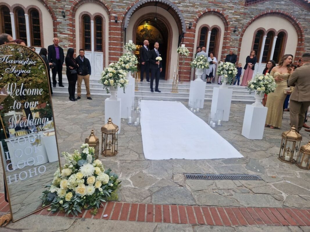 στολισμός γάμου λευκό χρυσό