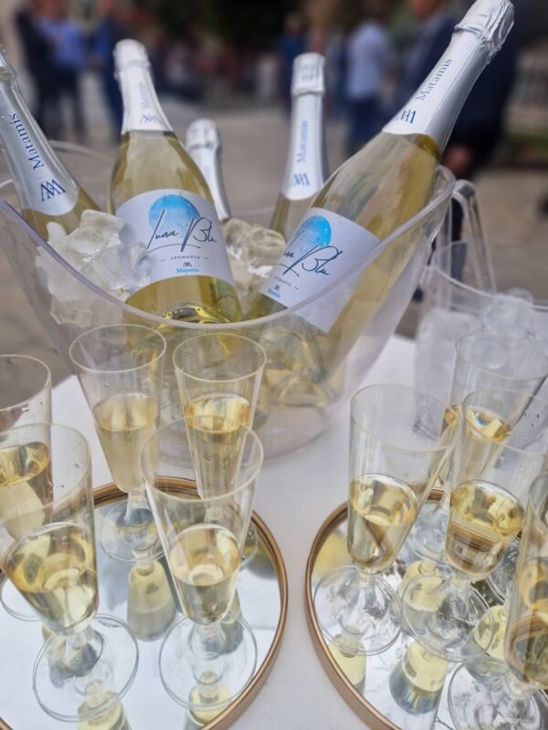 στολισμός γάμου λευκό χρυσό