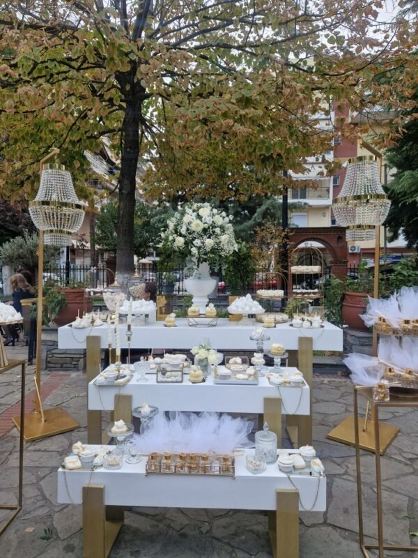 στολισμός γάμου λευκό χρυσό