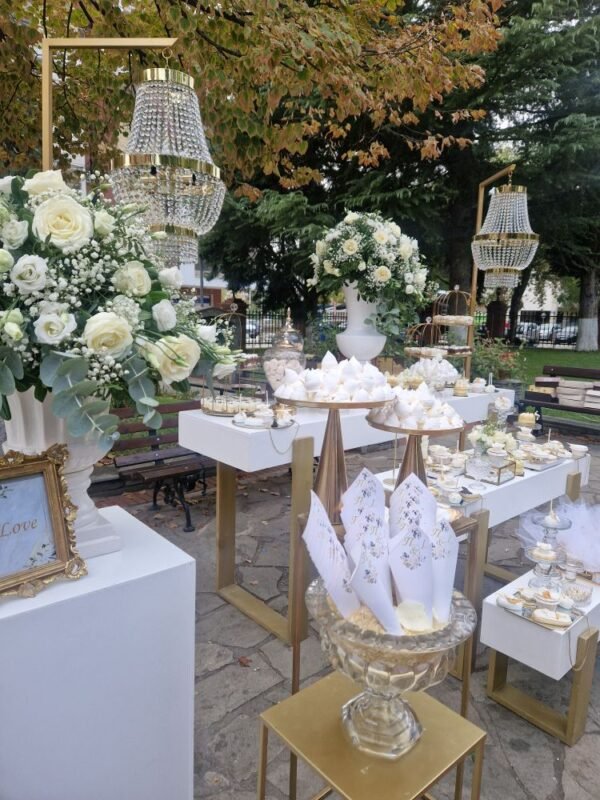στολισμός γάμου λευκό χρυσό