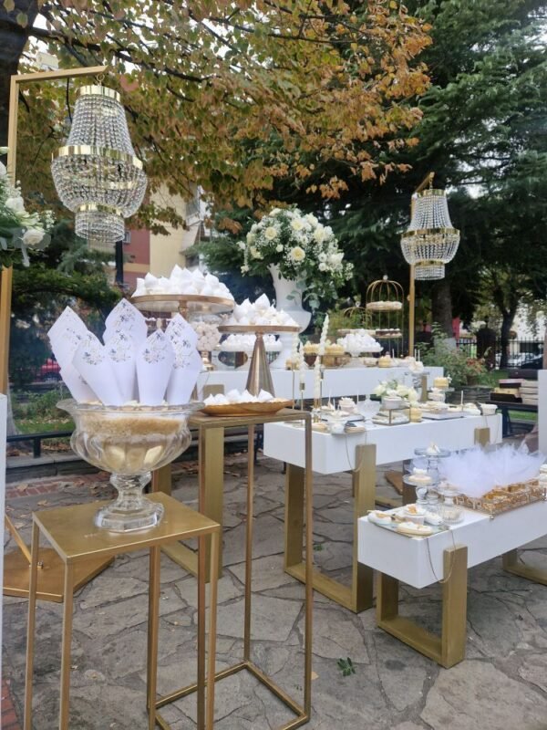 στολισμός γάμου λευκό χρυσό