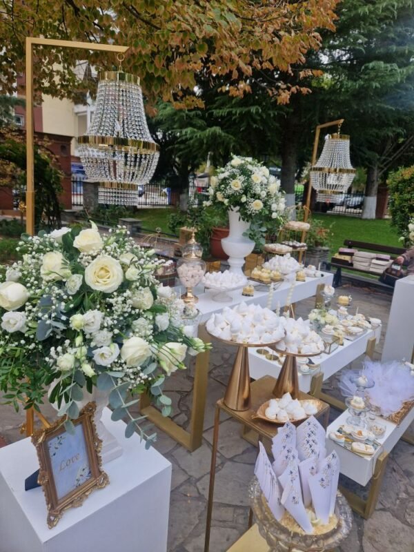 στολισμός γάμου λευκό χρυσό