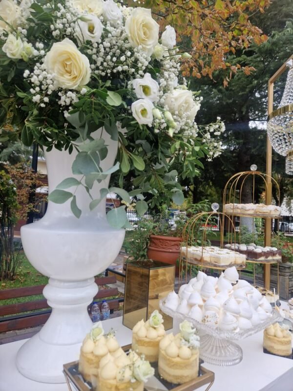 στολισμός γάμου λευκό χρυσό