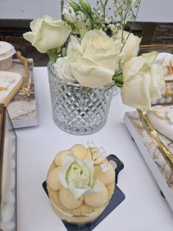 στολισμός γάμου λευκό χρυσό