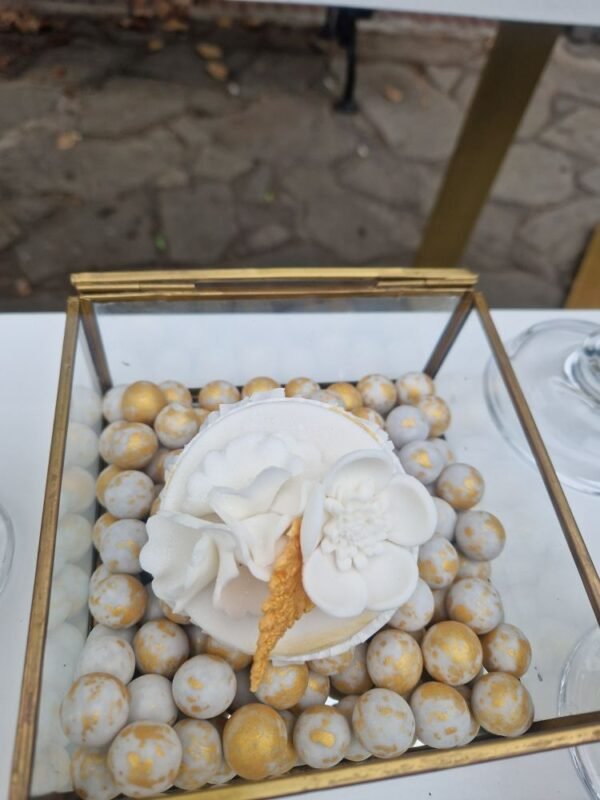 στολισμός γάμου λευκό χρυσό