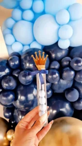 στολισμός βάπτισης για αγόρι με θέμα την κορώνα