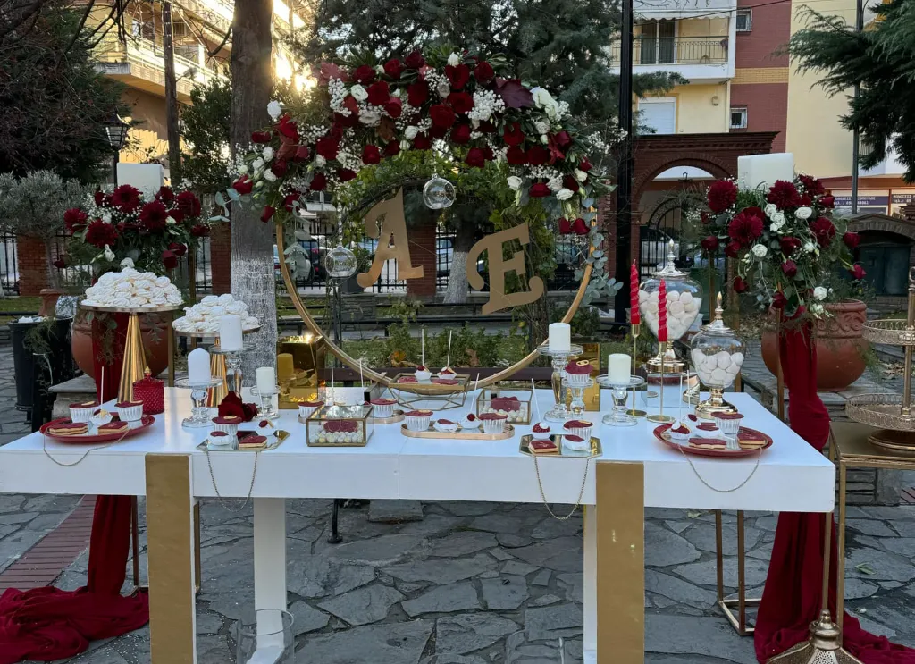 Στολισμός γάμου μπορντό