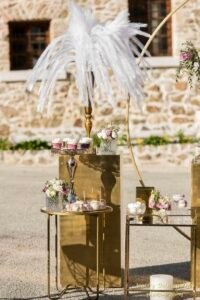 στολισμός γάμου λιλά και χρυσό