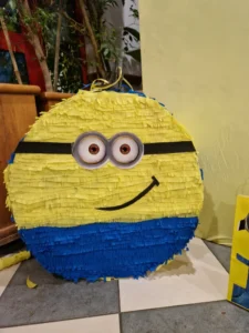 stolismos_party_minion