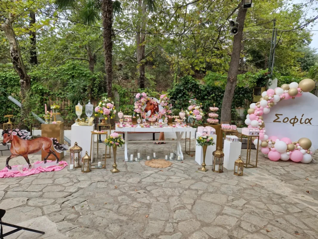 στολισμός βάπτισης με θέμα το άλογο