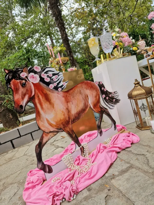 στολισμός βάπτισης με θέμα το άλογο