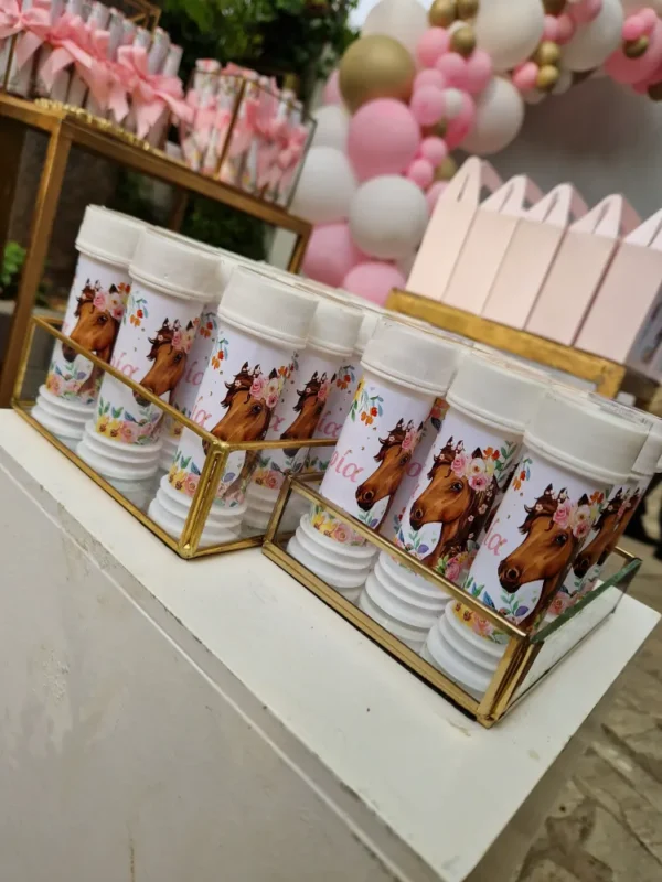 στολισμός βάπτισης με θέμα το άλογο