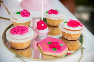 στολισμός βάφτισης με λουλούδια