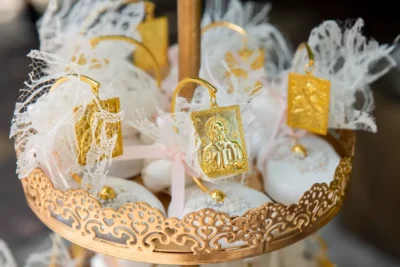 στολισμός βάφτισης με λουλούδια