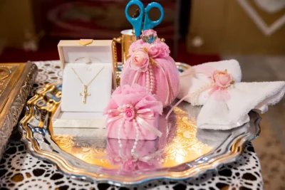 στολισμός βάφτισης με λουλούδια