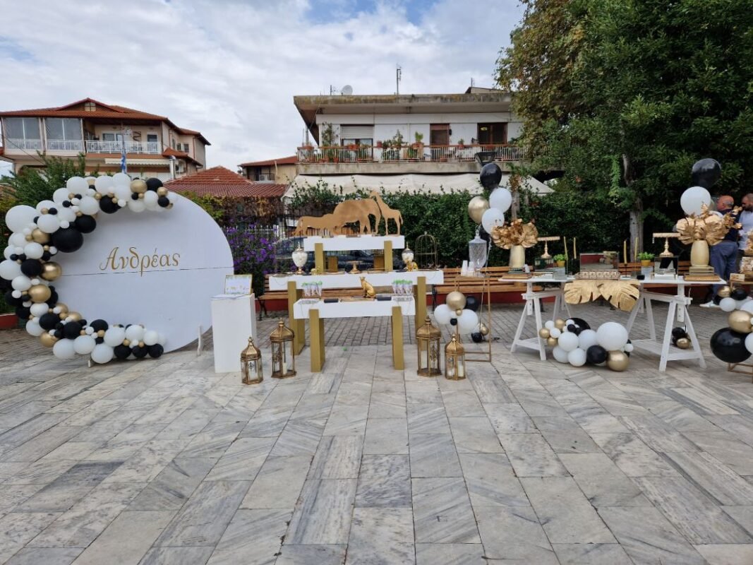 στολισμός βάπτισης με θεμα safari σε μαύρο και χρυσό