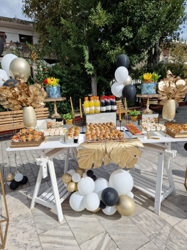 στολισμός βάπτισης με θεμα safari σε μαύρο και χρυσό