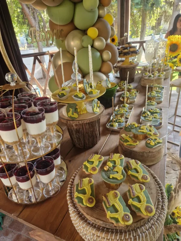 στολισμός βάπτισης για αγόρι με θέμα την βέσπα