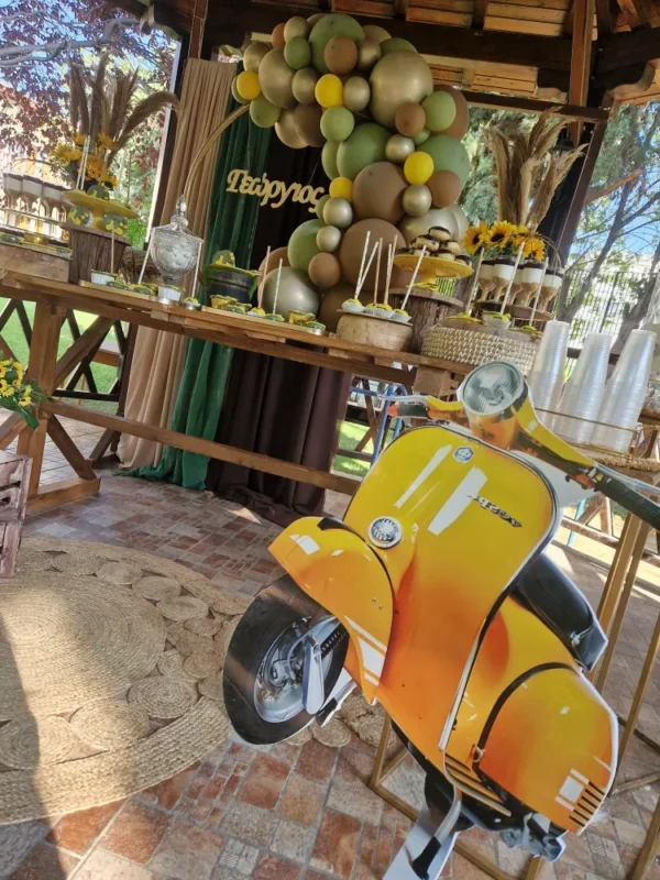 στολισμός βάπτισης για αγόρι με θέμα την βέσπα