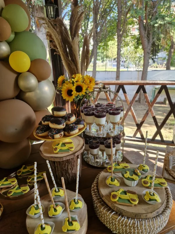 στολισμός βάπτισης για αγόρι με θέμα την βέσπα