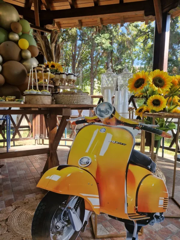 στολισμός βάπτισης για αγόρι με θέμα την βέσπα