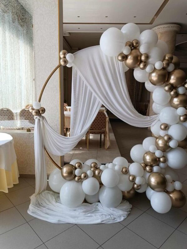 στολισμός γενεθλίων λευκό με χρυσό